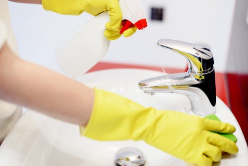 Thorough kitchen and bathroom deep cleaning in Shoreditch