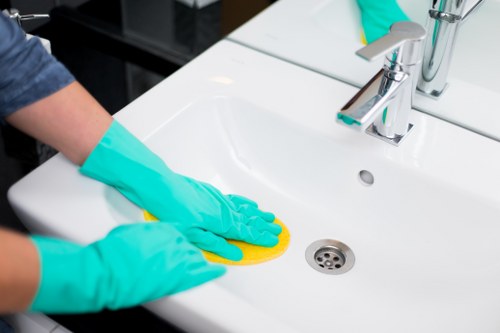 Deep cleaning treatment for pet urine stains on carpet in Shoreditch