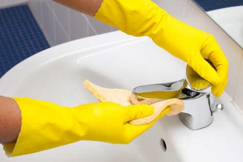 Kitchen and bathroom domestic cleaning in Shoreditch
